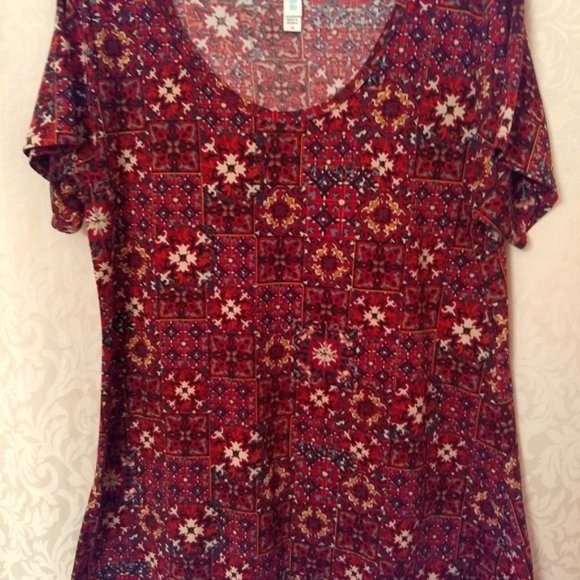EUC LuLaRoe Classic tee Medium - Picture 1 of 4